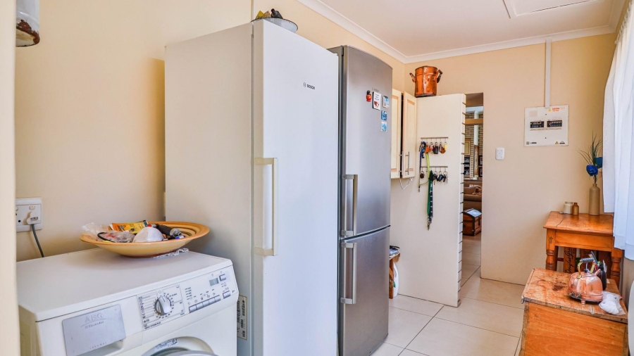 4 Bedroom Property for Sale in De Kelders Western Cape